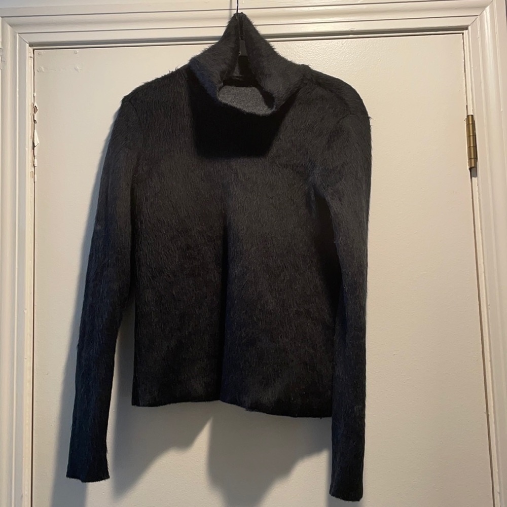 𝅺Zara Faux Fuzzy Soft Turtleneck Cropped Top